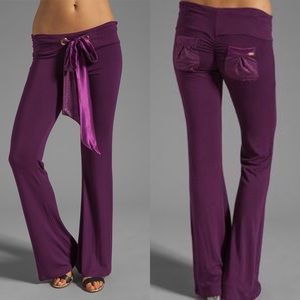🆕 Beach Bunny Glitter Scrunch Booty Pant Plum XS